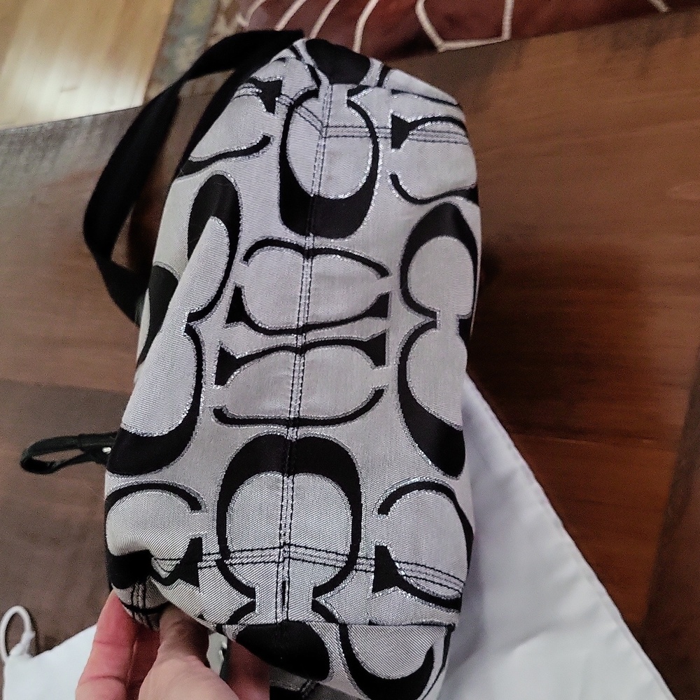 Coach Signature Poppy Drawstring Crossbody Bucket Bag - Black - Picture 7 of 12